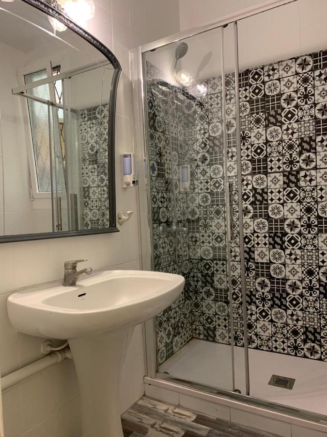 Single Room,1014837067:JPEG